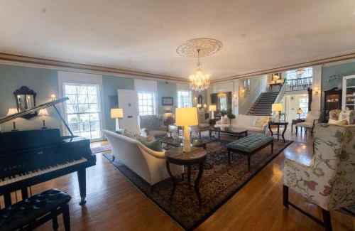 Dilworth Bed & Breakfast | The Morehead Inn