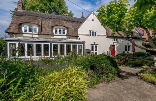 Irstead House | The Mowle