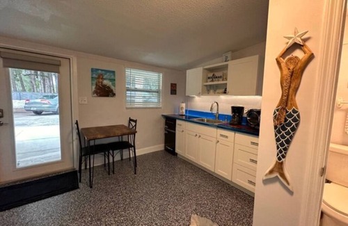 Brooksville Apartment | The Muddy Mermaid - Neptune's Grotto Old Florida Adventure Retreats