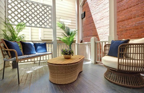 Historic District - North Apartment | The Murphy House Parlor Suite | Chippewa View