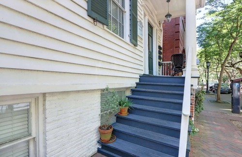 Historic District - North Apartment | The Murphy House Parlor Suite | Chippewa View