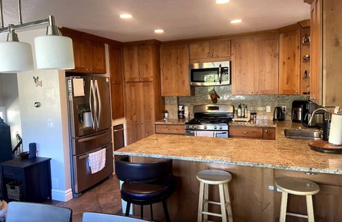Murray Apartment | The Murray Cottonwood Circle - Close to Canyons!