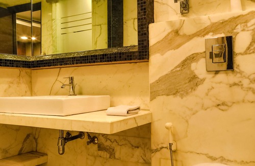 Jasola Hotel | The Nanee Suites
