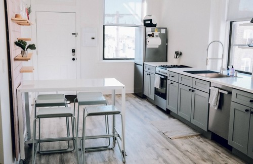 Park West Hotel | The Neighborhood Hotel - Lincoln Park 203 - Two Bedroom