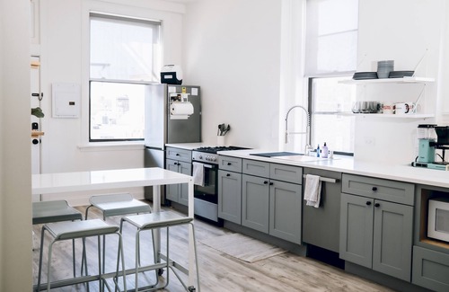 Park West Hotel | The Neighborhood Hotel - Lincoln Park 303 - Two Bedroom