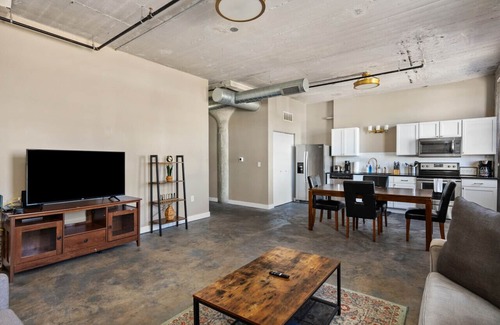 Downtown Apartment | The Nelson Lofts - Unit 7 (2 BR)