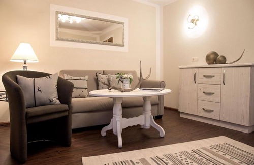 Gries im Sellrain Bed & Breakfast | "The Nest" 1 sleep + 1 living-bedroom - Landhaus Notburga