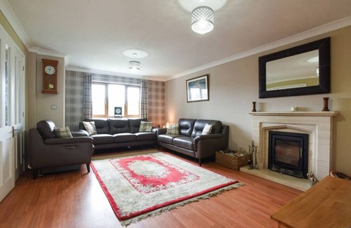 Cowplain House | The Nest | Large Family Home | Pool Table