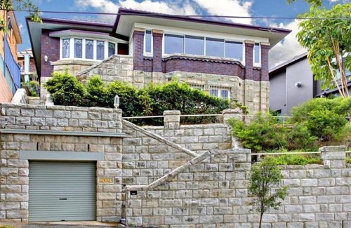 Coogee House | The Neval, Coogee Beach, Walk to beach/cafes