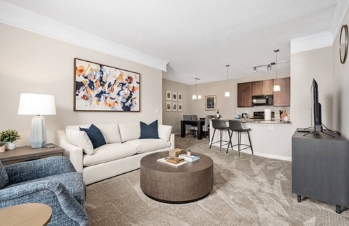 Summit Station Apartment | The New Albany Retreat | 2-Car Garage | No Steps!