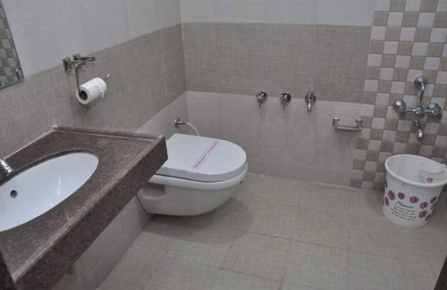 Mahesana Hotel | The New Holiday Inn