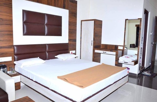 Mahesana Hotel | The New Holiday Inn