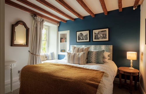 Coln St Aldwyns House | The New Inn