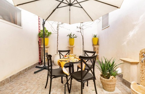 Centro Storico Apartment | The Newsstand - SUITE - a new experience of a relaxing vacation by the sea.