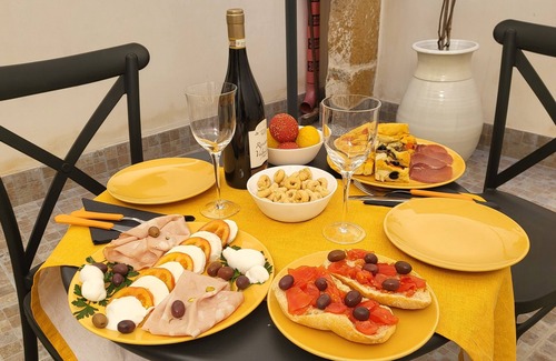 Centro Storico Apartment | The Newsstand - SUITE - a new experience of a relaxing vacation by the sea.