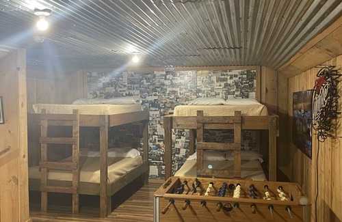 Samburg Cabin | The Nicest Place on Reelfoot Lake for a Group of Family or Friends