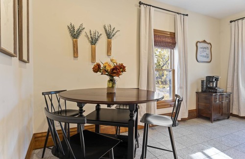 Hastings Apartment | The Nininger Historic Apt - Walk to DT and River, King Bed, Pet Friendly