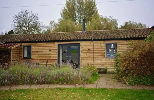 Woodhall Spa House | The Nook, a luxurious barn, only 10 minutes walk into the village, pet friendly!