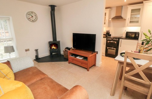 Great Fryup Dale House | THE NOOK, pet friendly, character holiday cottage in Glaisdale