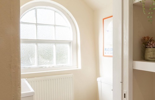 Llanddaniel Fab Cottage | The Nook - sleeps 3 guests in 1 bedroom