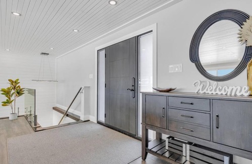 Centre Hastings Villa | The North Shore - Waterfront Cottage