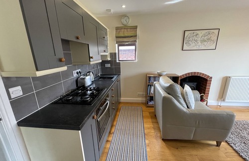 Warminster House | The Oaks - Cosy bungalow, near Longleat