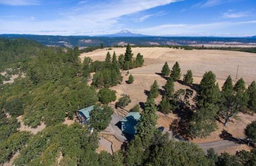 Lyle House | The Oaks feat Private Disc Golf Course