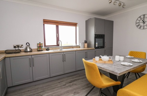 Saint Clears Cottage | THE OAKS, pet friendly, with a garden in St Clears