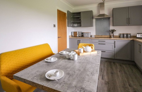 Saint Clears Cottage | THE OAKS, pet friendly, with a garden in St Clears