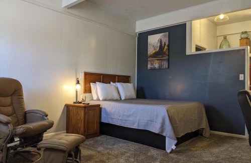 Sterling Hotel | The Oakwood Inn