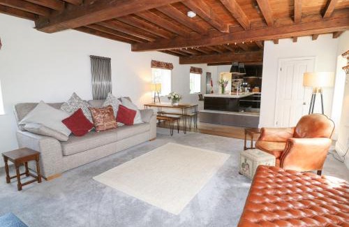 Glentham House | The Old Barn