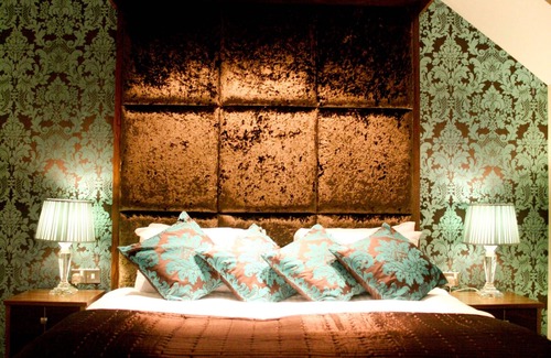 Llanmartin Hotel | The Old Barn Inn