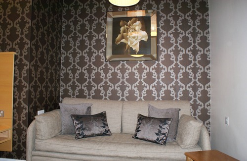 Llanmartin Hotel | The Old Barn Inn