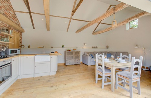 Norwich House | The Old Cart Lodge - Two Bedroom House, Sleeps 4