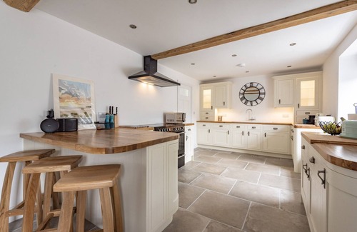 Fakenham House | The Old Chequers | Hot tub & Games room