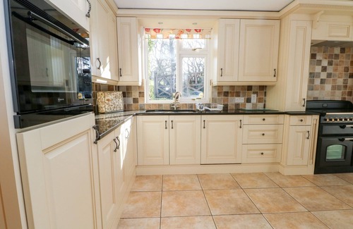 Hartington House | THE OLD CROFT, pet friendly, character holiday cottage in Hartington