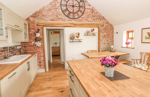 Narberth Cottage | THE OLD FARM SHOP, pet friendly, with hot tub in Narberth