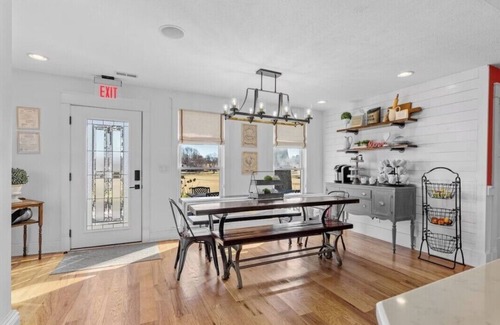 Rineyville Apartment | The Old Farmhouse Inn-The Girls Room