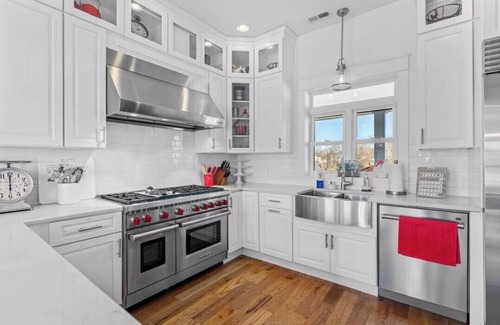 Rineyville Apartment | The Old Farmhouse Inn-The Girls Room