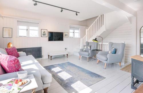 Martlesham Heath House | The Old Granary Cottage, Woodbridge