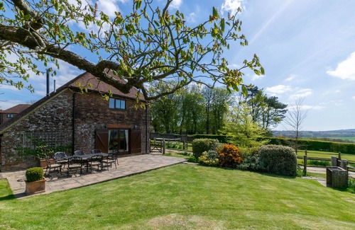 Ewhurst Green House | The Old Granary - Four Bedroom House, Sleeps 7