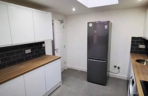 Thornton Heath Apartment | The Old Guest House - R2