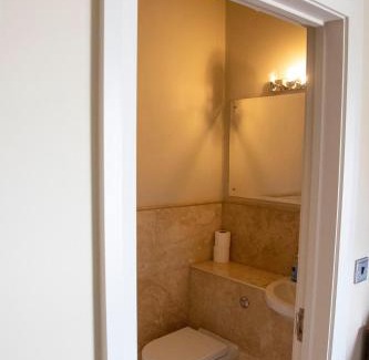 Newnham Bed & Breakfast | The Old Hunting Lodge at The Talbot Inn