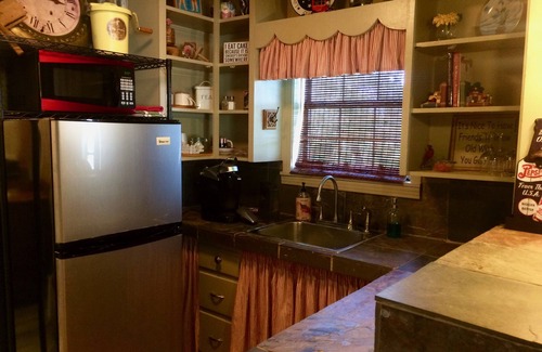 Azle Bed & Breakfast | The Old Liberty Schoolhouse B&B