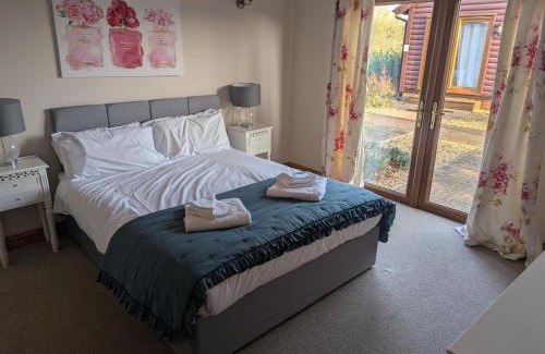 Little Stukeley Cabin | The Old Nene Golf and Country Club - Holiday Lodges