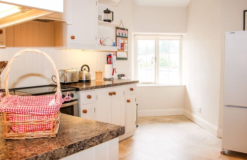Much Wenlock Cottage | THE OLD NURSERY, with a garden in Much Wenlock