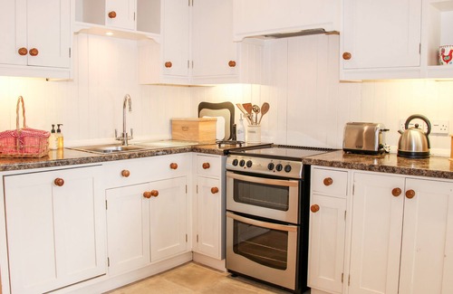 Much Wenlock Cottage | THE OLD NURSERY, with a garden in Much Wenlock