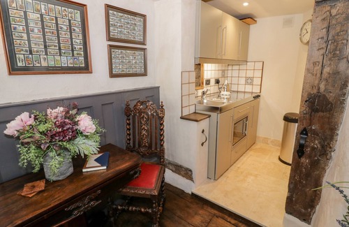 Tewkesbury Cottage | The Old Paper Shop