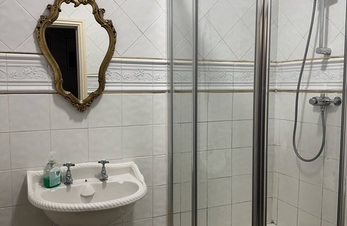 Ashover Hotel | The Old Poets Corner