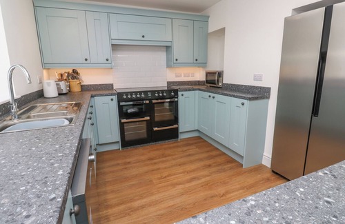 Praze-An-Beeble Cottage | THE OLD POST OFFICE, pet friendly, with open fire in Praze-An-Beeble